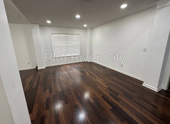 Building Photo - 13951 Summer Breeze Dr