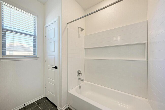 Building Photo - 18600 Golden Eagle Way