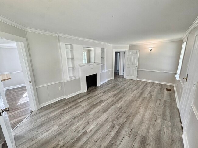 Building Photo - 1230 Garden Rd