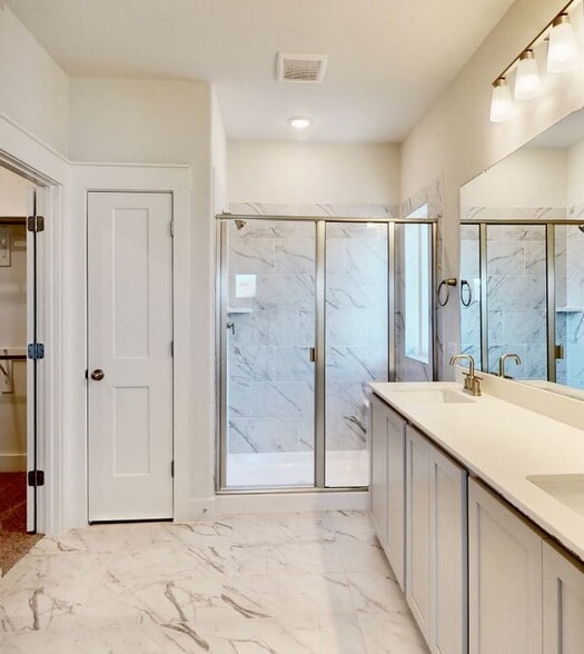 Building Photo - 833 Concan Dr