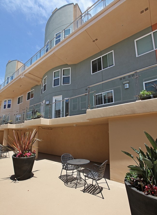 Building Photo - The ViewPoint in Oceanside