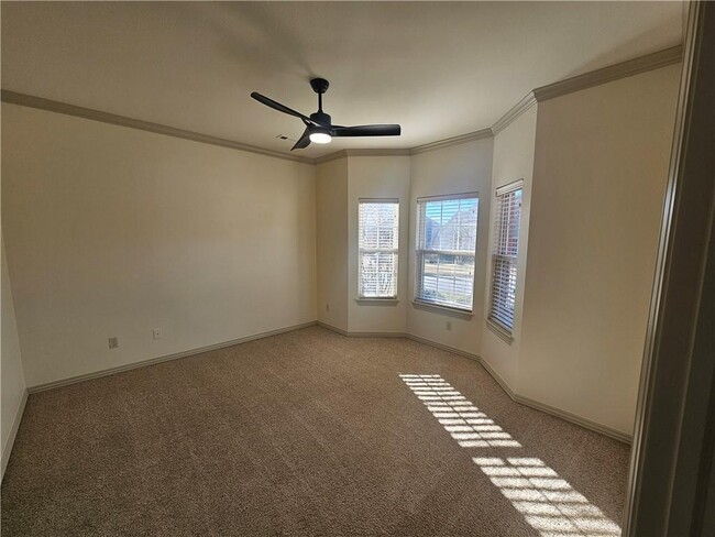 Building Photo - 2311 S Mont Blanc Ave