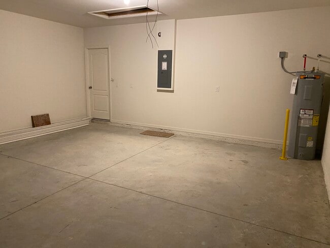 Building Photo - 2653 Grand Central Ave