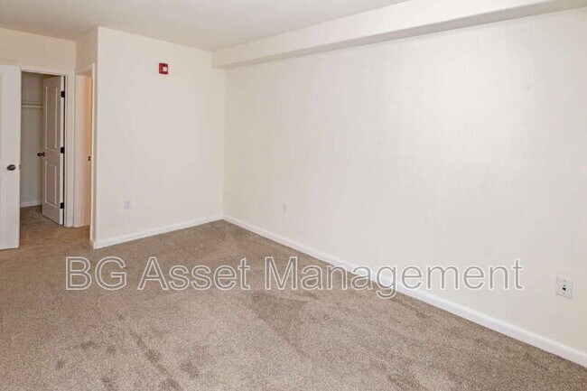 Building Photo - 1459 MacArthur Blvd