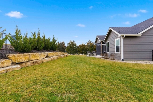 Building Photo - Stunning 6 Bed, 3 Bath Heritage Hills Home | 3-Car Garage | Walk-Out Basement