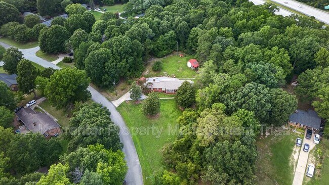 Building Photo - 5108 Lakeshore Ct