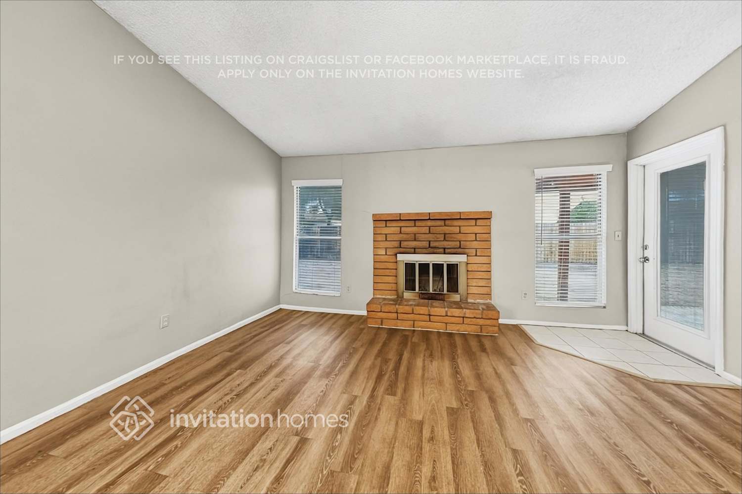 Building Photo - 1615 W Curry Dr