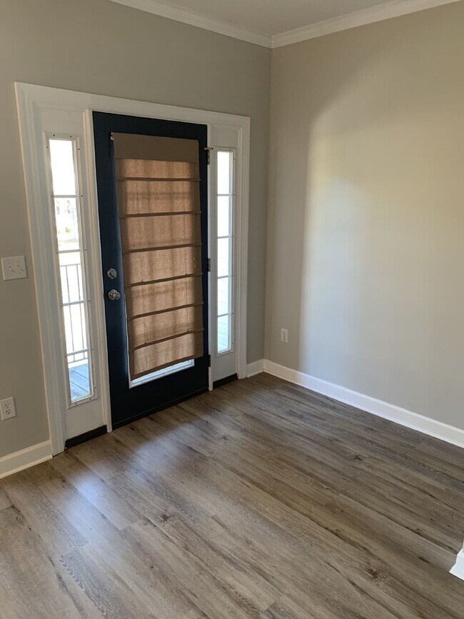 Building Photo - Beautiful Townhome in the Heart of Aiken!