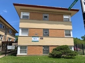 Building Photo - 2254 W Garfield Blvd
