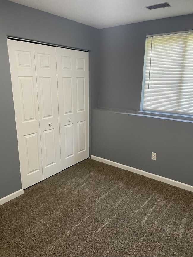 Building Photo - 1952 Ball Ave NE