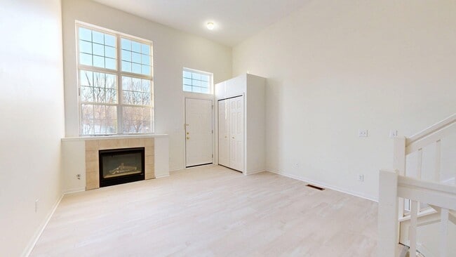 Building Photo - 1906 Lindsay Ln