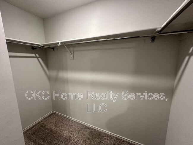 Building Photo - 618 NW 119th St