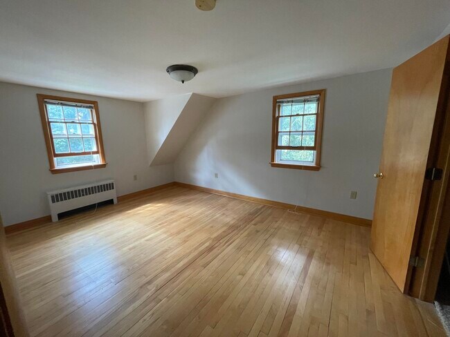 Building Photo - 3958 E Plankinton Ave