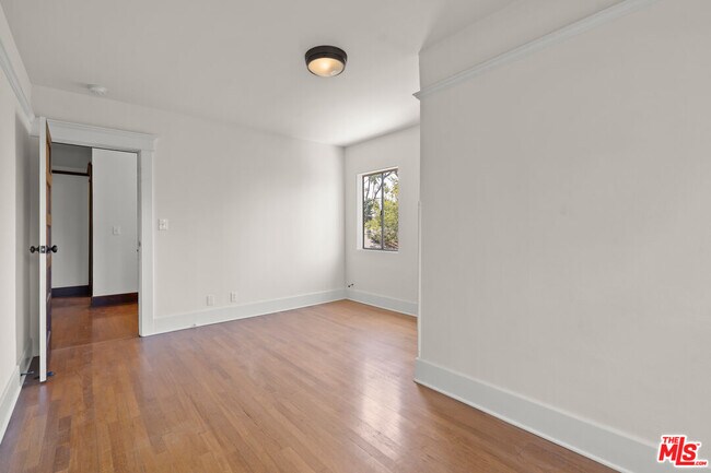 Building Photo - 1650 Maltman Ave