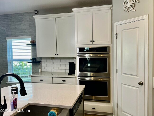 Building Photo - 3955 Hammock Bluff Cir