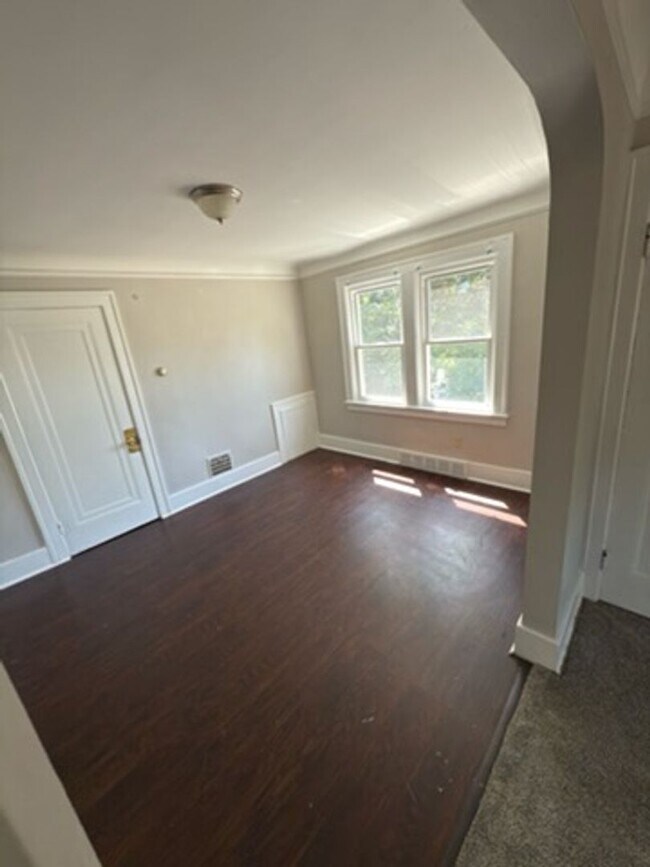 Building Photo - 15702 Cherrylawn St