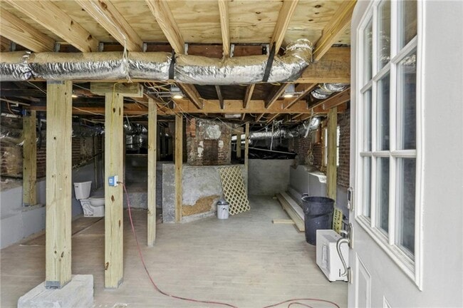 Building Photo - 1269 Monroe Dr NE