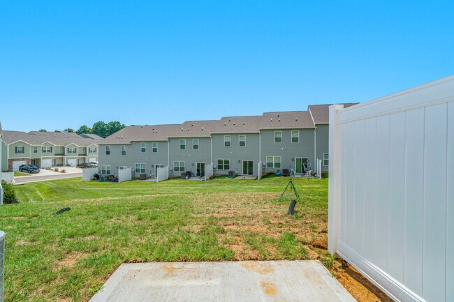 Building Photo - 231 Jace Wy