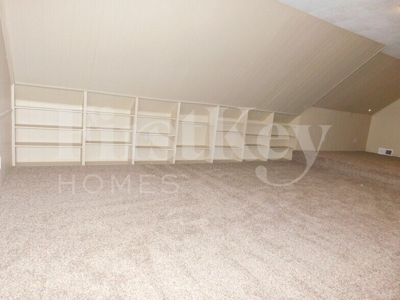 Building Photo - 4832 Rolling Meadows Dr