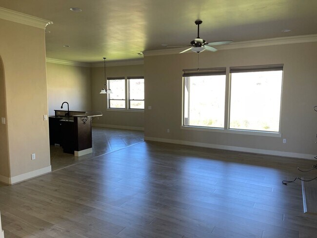 Building Photo - Beautiful House in Horn Rapids