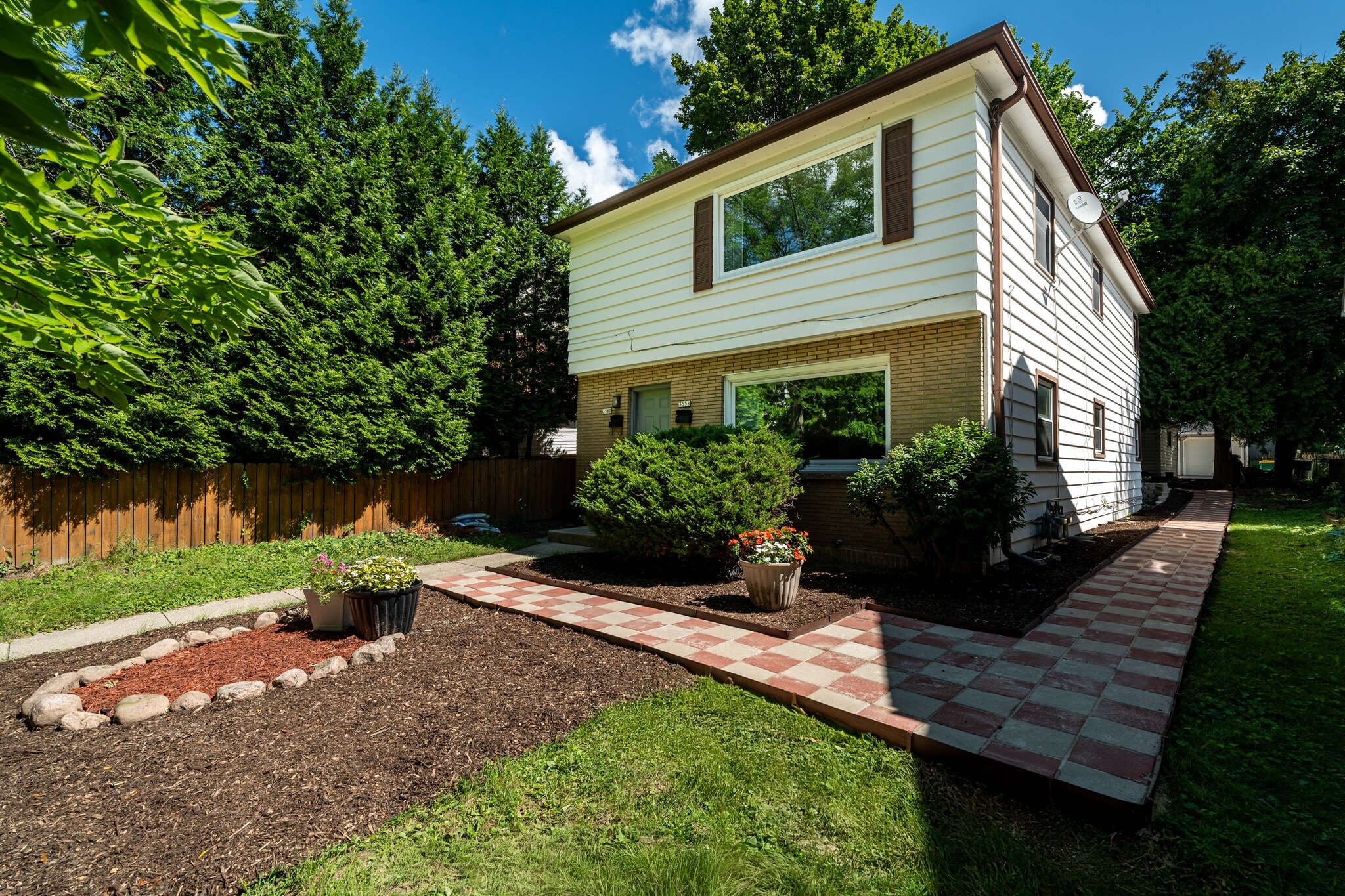 Front 2 - 3558 N Cramer St