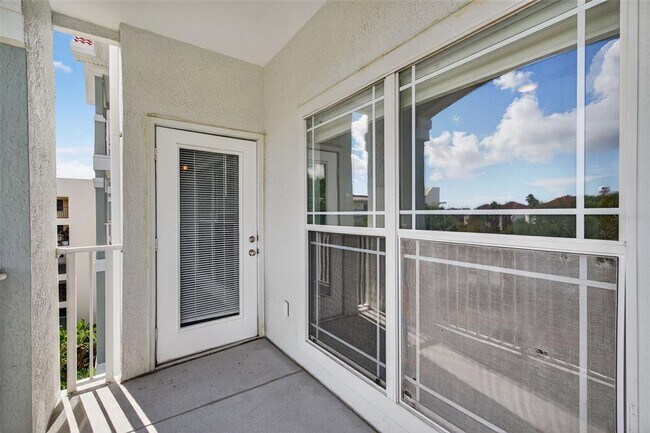 Building Photo - 210 3rd St W