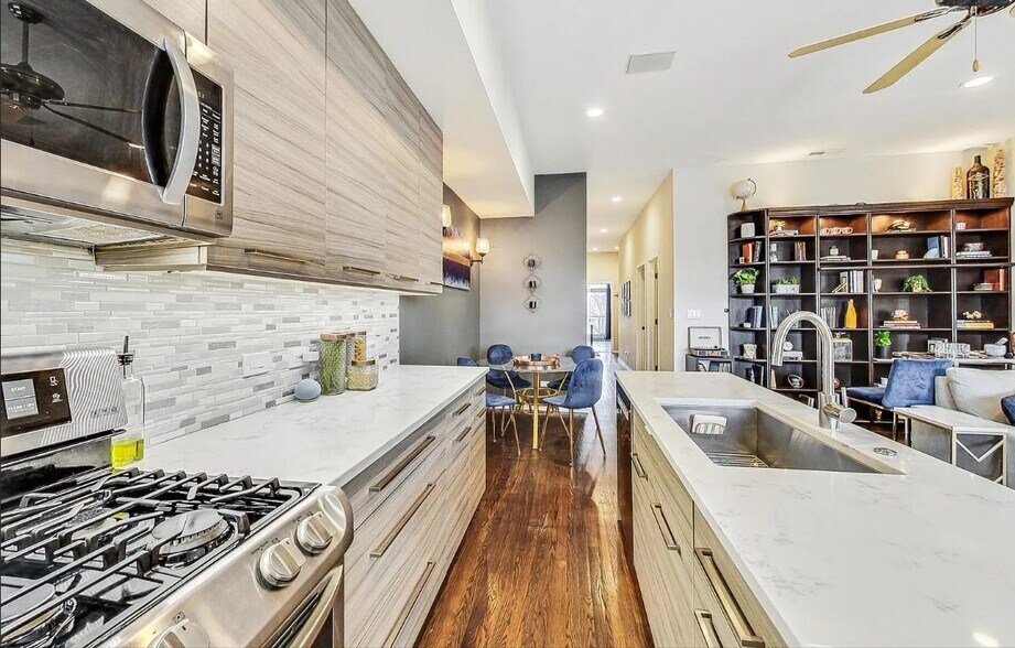 Building Photo - 1343 N Mohawk St