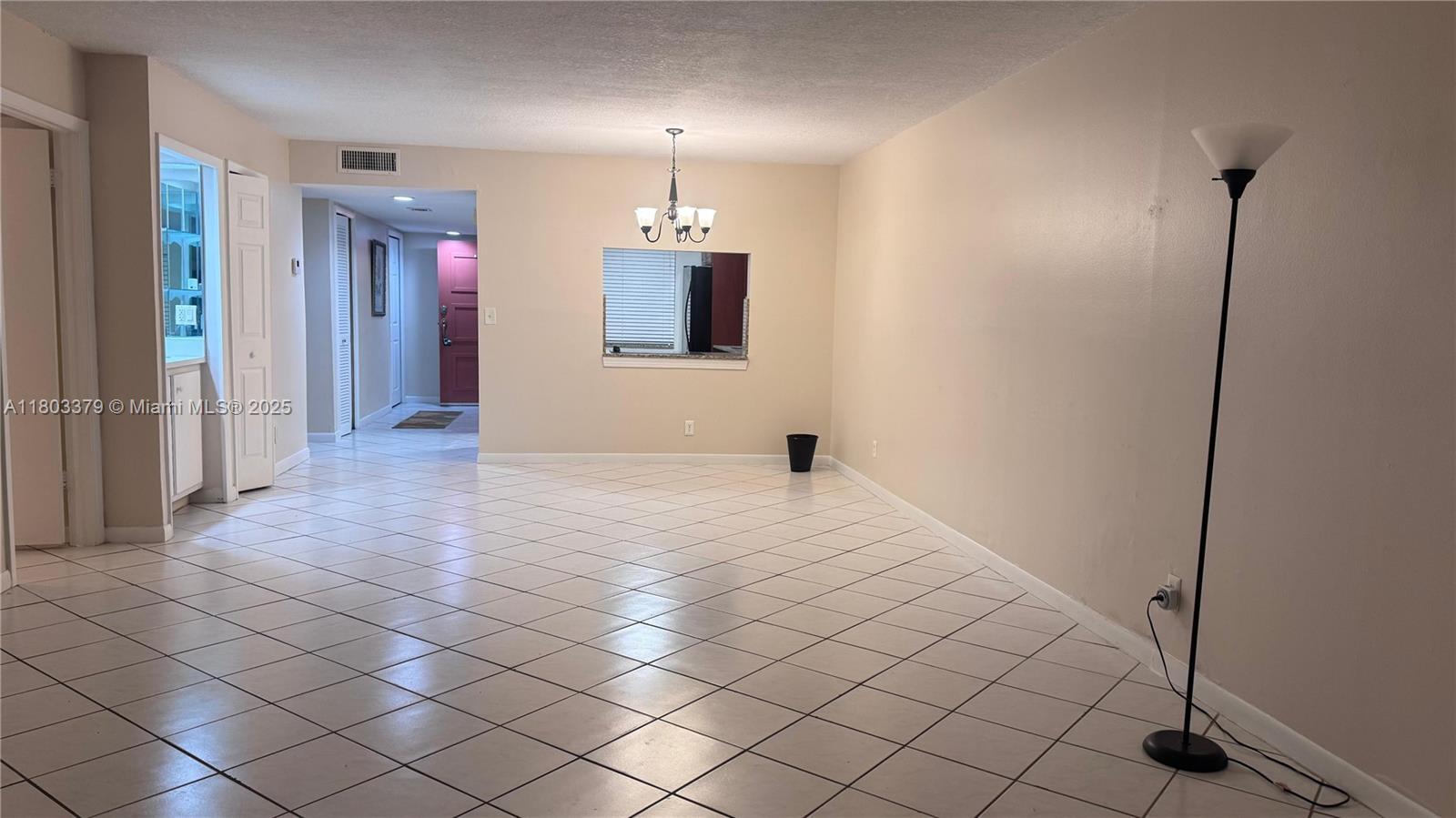 Building Photo - 227 Lakeview Dr