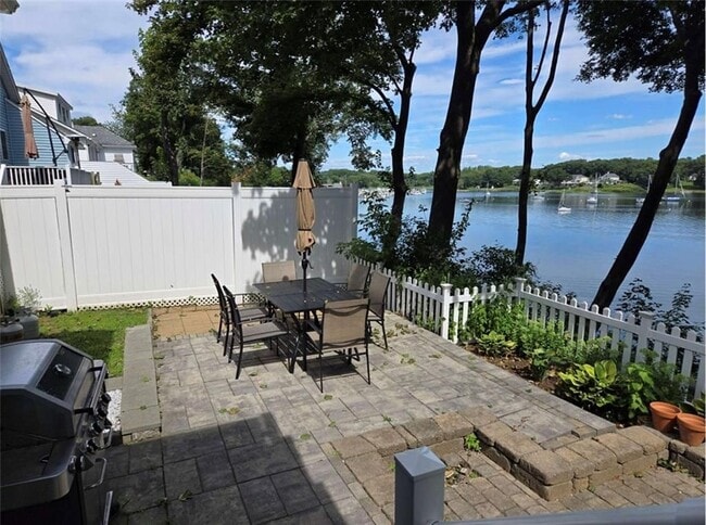 Building Photo - 103 Arnolds Neck Dr