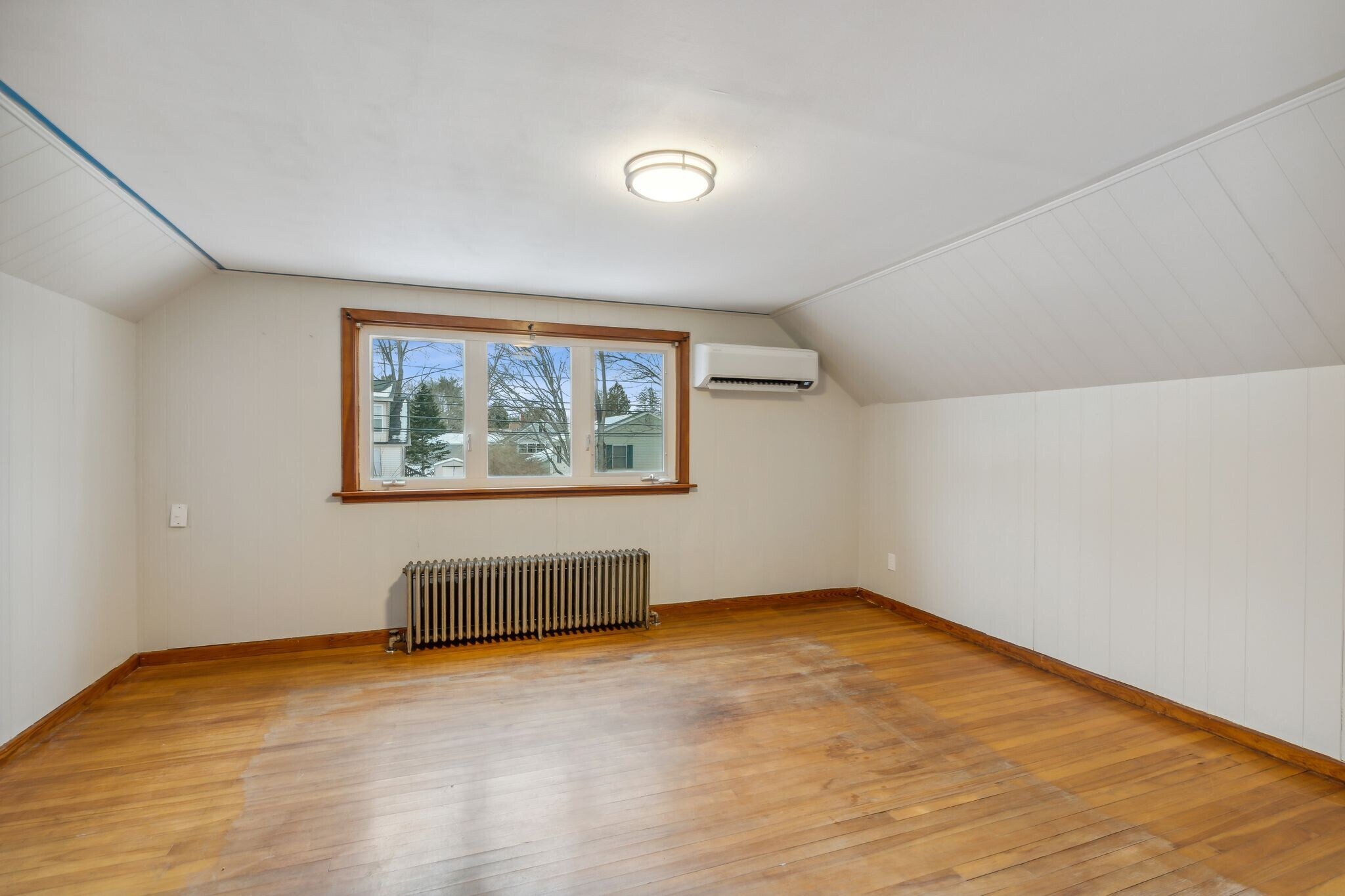 Building Photo - 254 S Main St