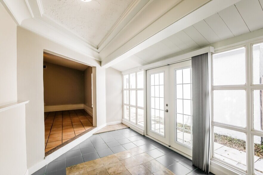 Building Photo - 4430 SW 72nd Way