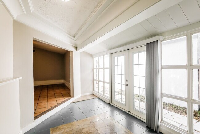 Building Photo - 4430 SW 72nd Way