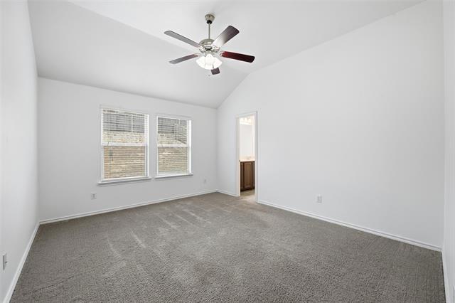 Building Photo - 10844 Live Oak Creek Dr