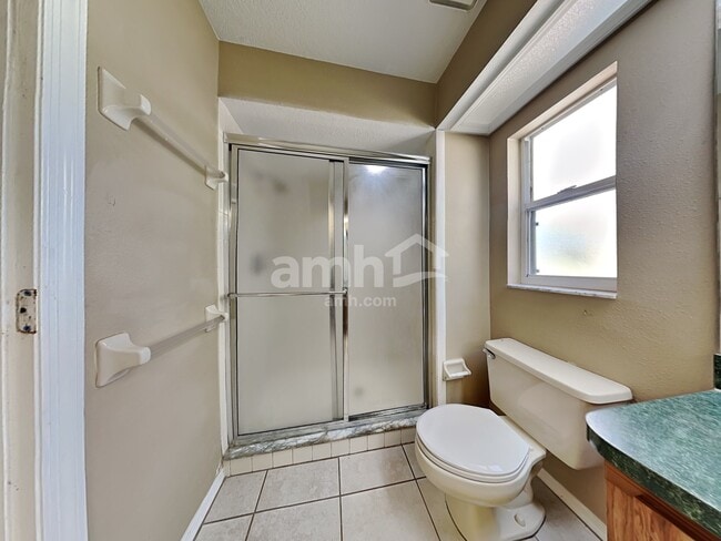 Building Photo - 220 Bryan Oak Avenue