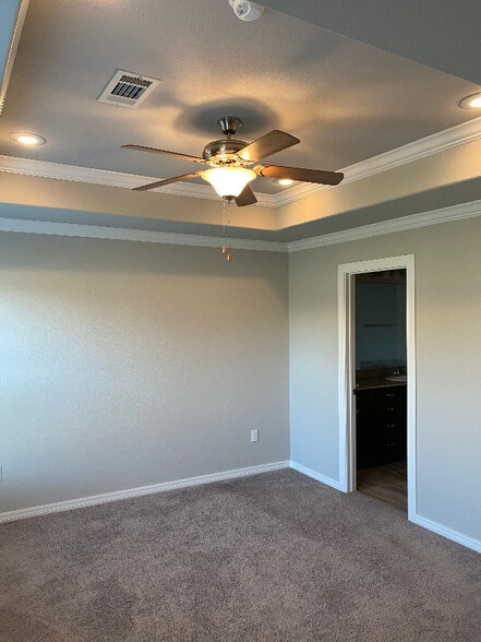 Building Photo - 4445 W Wales Dr