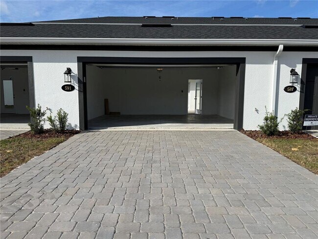 Building Photo - 591 Pothos St