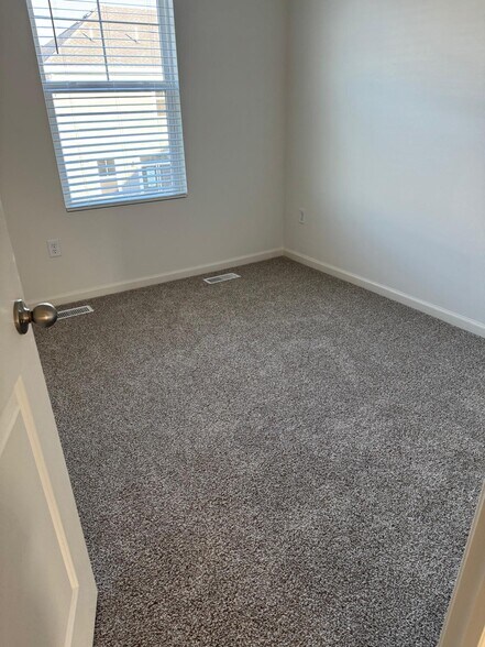 Building Photo - 2263 Glacier St