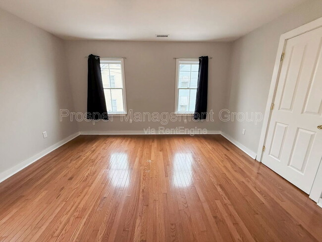 Building Photo - 35 Hanover St