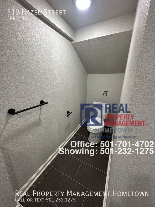 Building Photo - 319 Hazel St