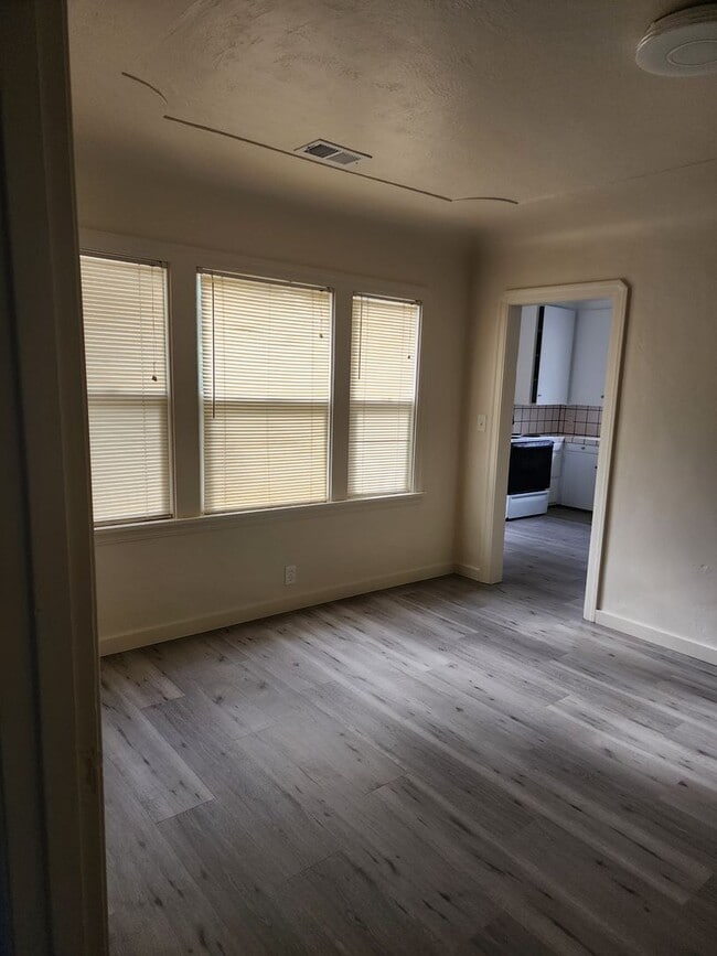 Building Photo - Country Home Between Empire and Waterford-  3 Bedroom 1 Bathroom With Central Heat And Air