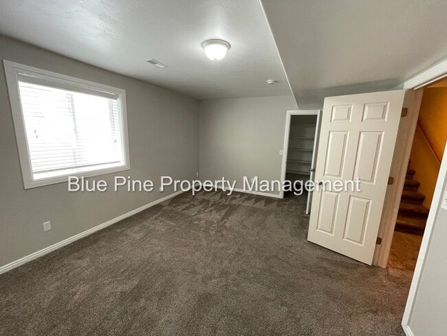 Building Photo - 2409 Brandon Dr
