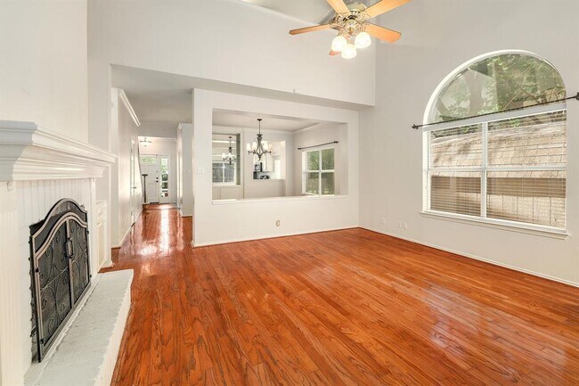 Building Photo - 9401 Caracas Dr