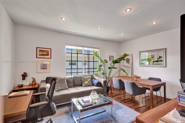 Building Photo - 815 Euclid Ave