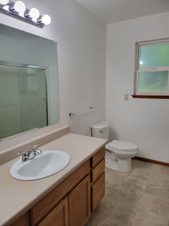 Building Photo - ***PENDING APPLICATION***2 Bed, 1 Bath Beachfront Home For Rent with Stunning Water Views Near Di...