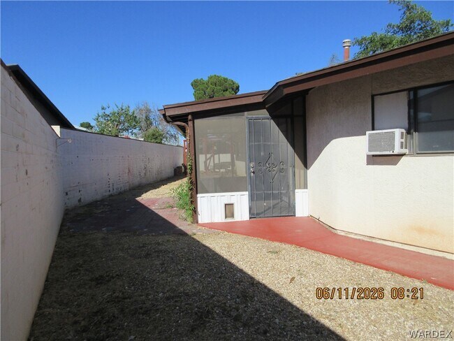 Building Photo - 2671 Sierra Ln
