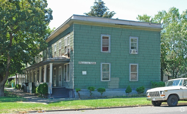 Primary Photo - Parkside Apts