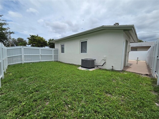 Building Photo - 240 NW 51st Ave