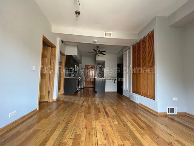 Building Photo - 2145 N Lakewood Ave