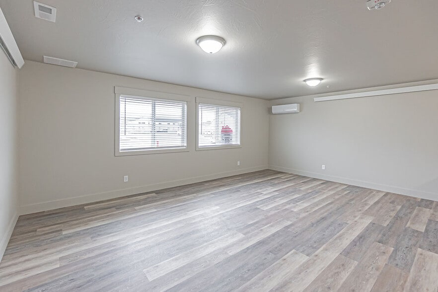 Building Photo - 6227 N Silver Fox Rd