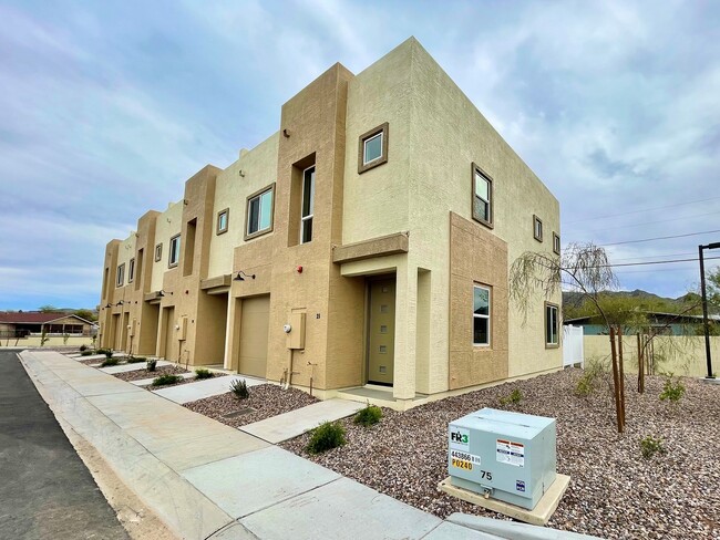 Building Photo - Stone View on Dobbins